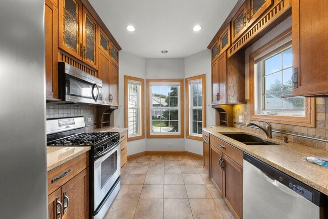 Photo - 1537 Queen Ann Ln