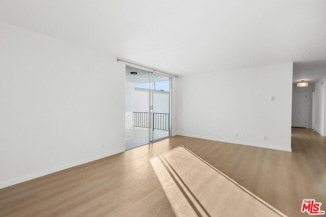 Photo - 1114 12th St Unidad 303