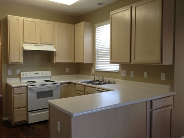 Photo - 684 Linden Creek