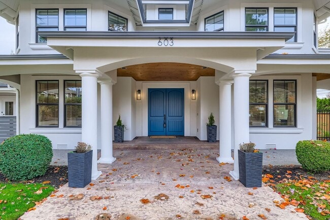 Photo - Stunning 5bed/5bath + Office in Prime Kirk...