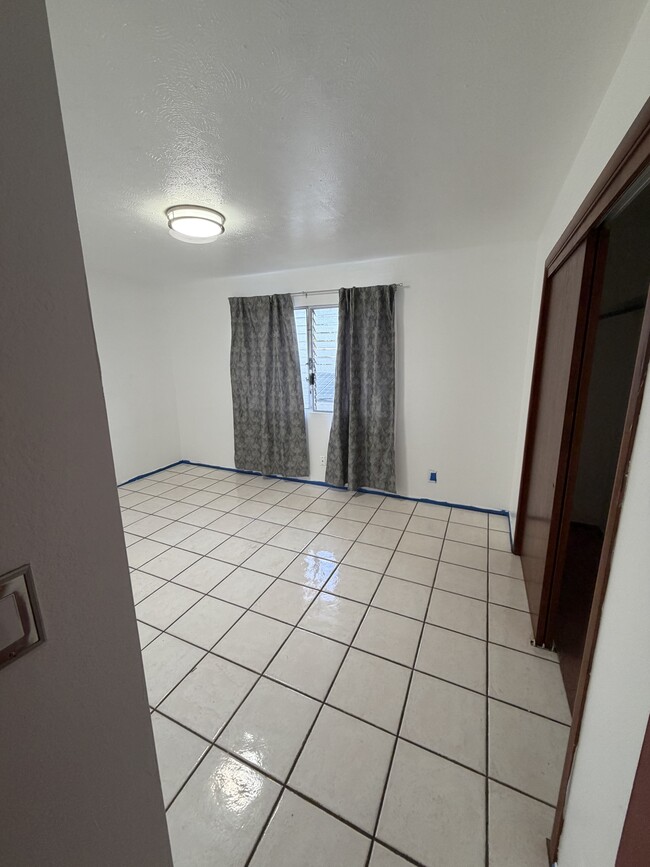 Photo - 94-530 Mahoe St