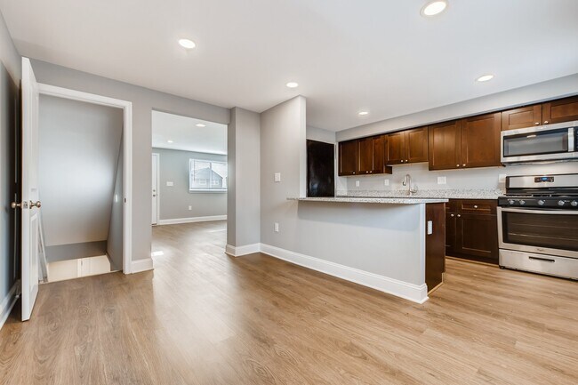 Photo - 1330 Halstead Rd