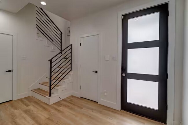 Photo - 3008 Delano St