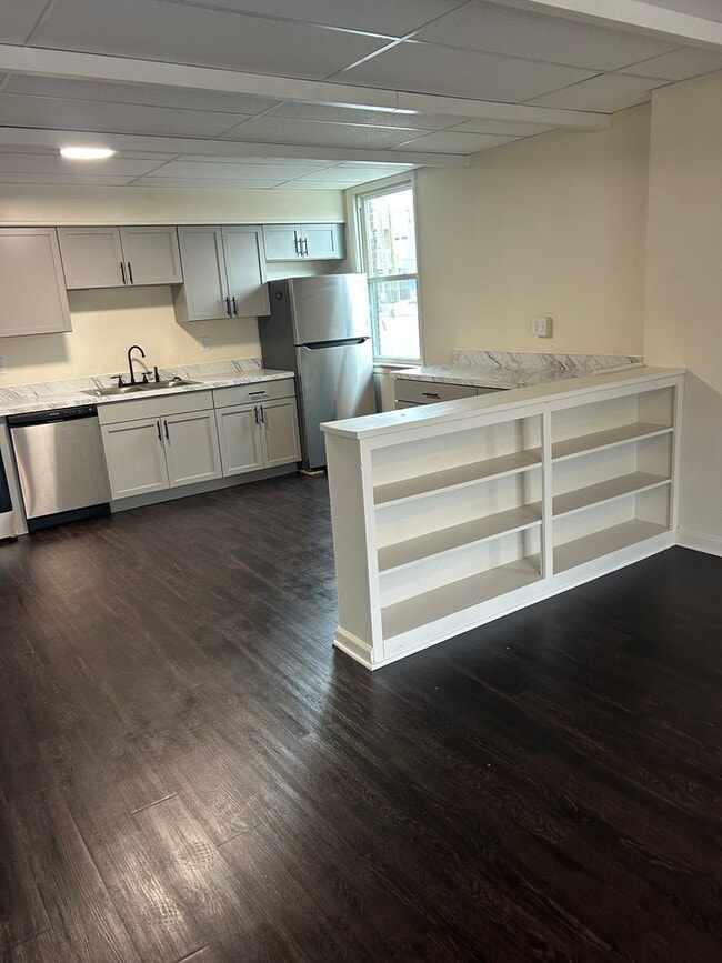 Photo - 758 W King St Unidad 1st Floor