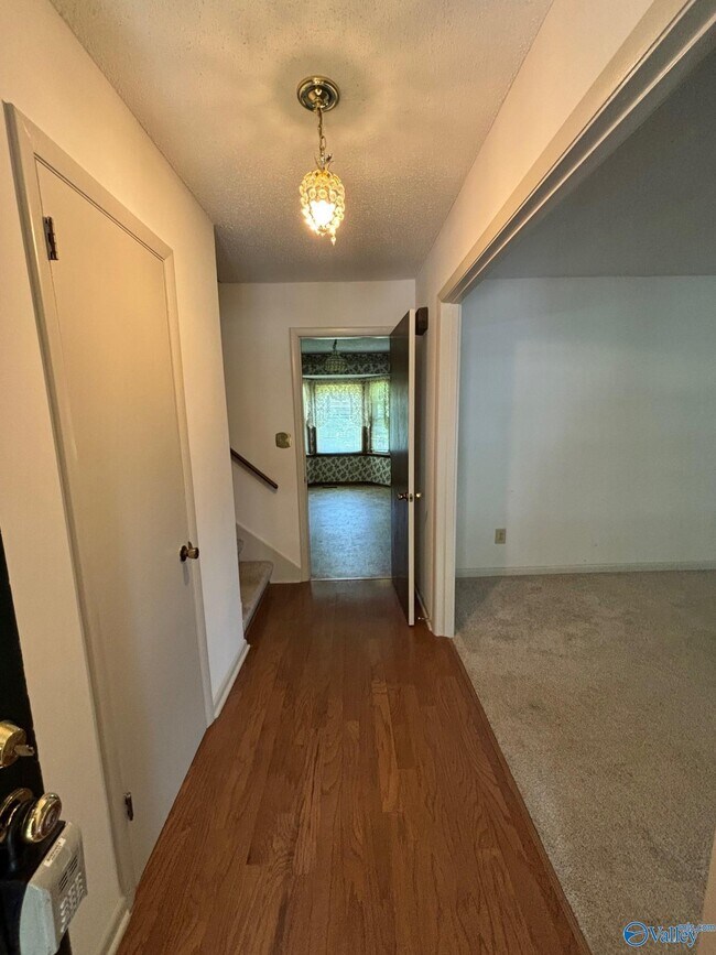 Photo - 1925 Lynnbrook Dr SW