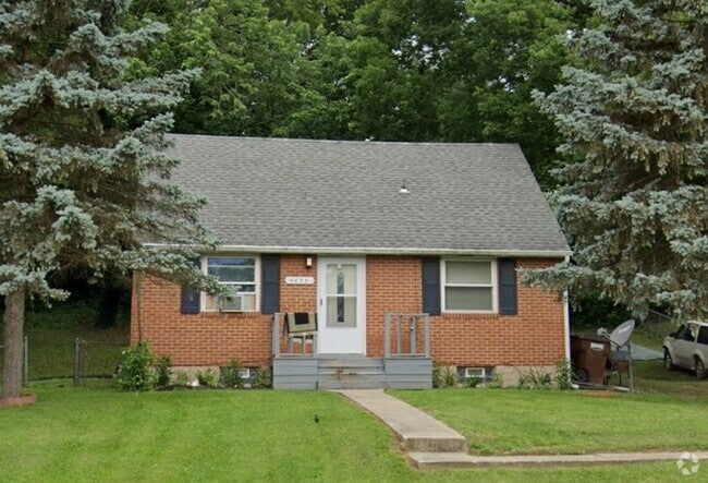 Building Photo - 4835 Woodland Hills Blvd Rental