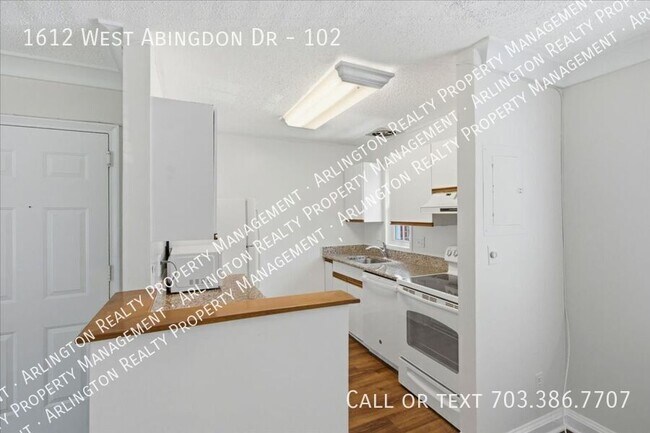 Photo - 1612 W Abingdon Dr