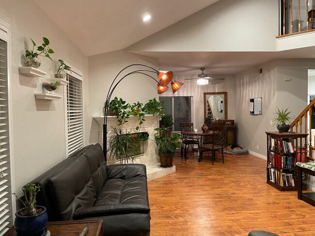 Photo - 3031 Lamplighter St