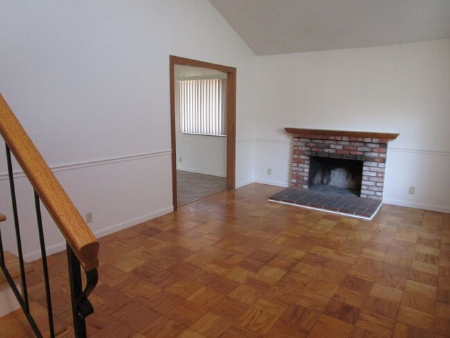 Photo - 1001 Mockingbird Ln