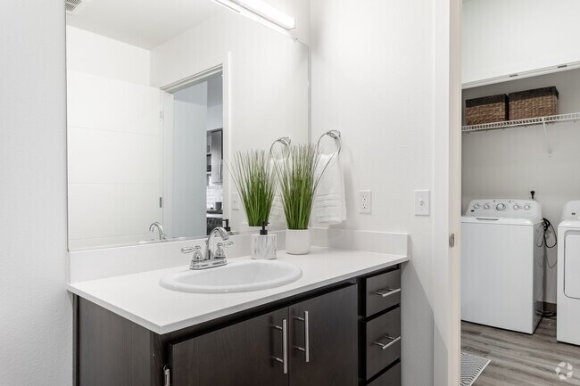 Studio, 1BA - 388 SF