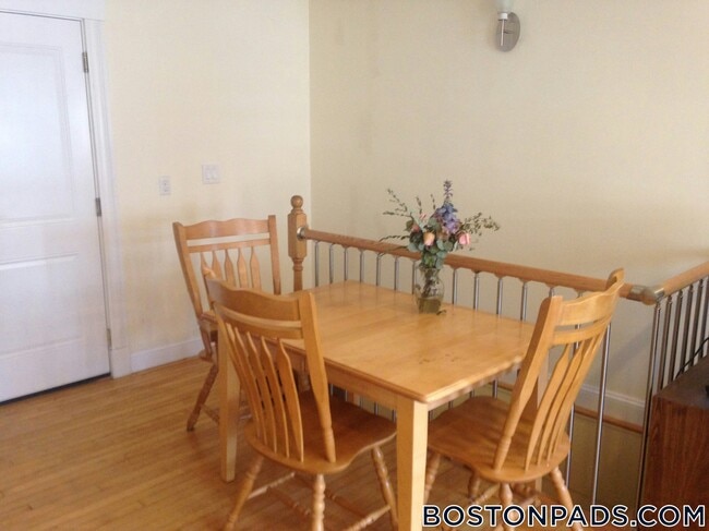 Photo - 154 Magazine St Unit 2