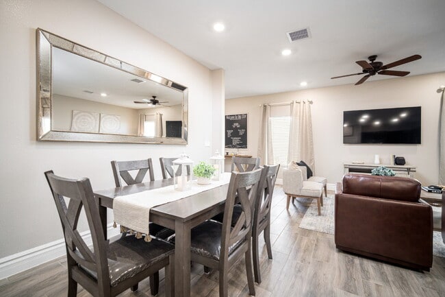 Photo - "Spacious 3-Bedroom Duplex with Granite Elegance in El Paso – 1469 Sq Ft of Modern Comfort!" Unidad A