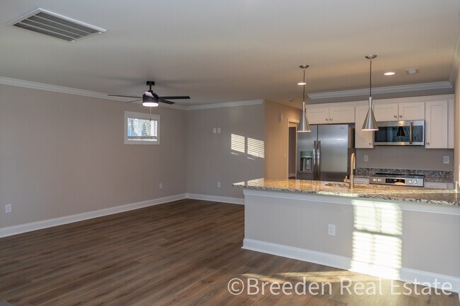 Photo - 808 5th Ave SW