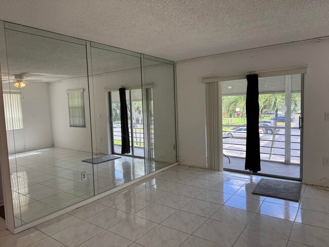 Photo - 4990 E Sabal Palm Blvd