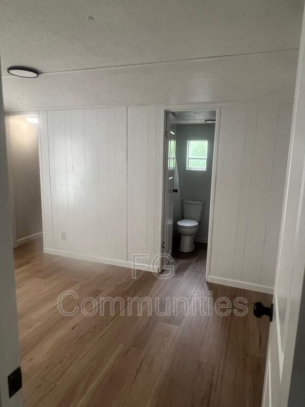 Photo - 304 Coleman Rd