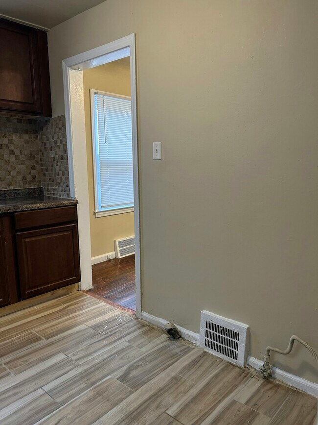 Photo - 18515 Greenfield Rd