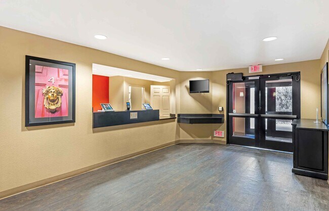 Furnished Studio-Billings - West End