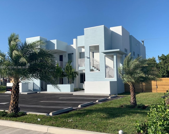 Photo - 803 E 28th St