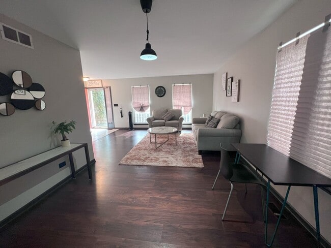 Photo - 2051 Crossing Ln