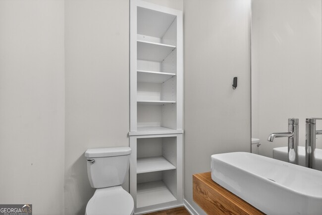 Photo - 454 Calhoun St NW