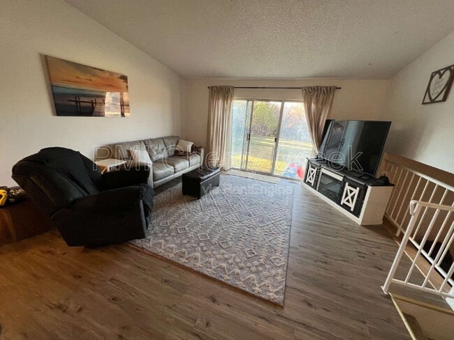 Photo - 5615 S Malta St