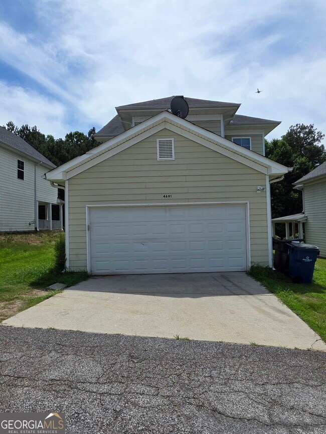Photo - 4691 Highpoint Ln