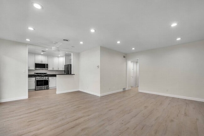 Photo - Stunning 2+2 in a mid-century complex Unidad 15