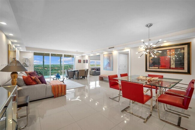 Photo - 3507 Oaks Way