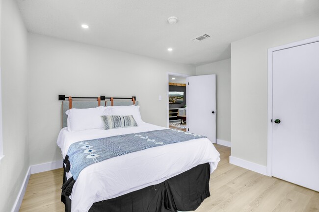 Photo - 941 Mulberry Ln Unit A