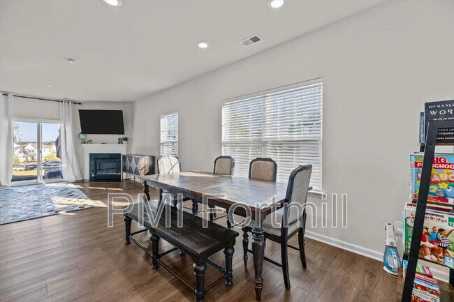 Photo - 18045 Stark Wy