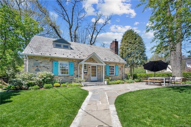 Photo - 53 Sheldrake Ave