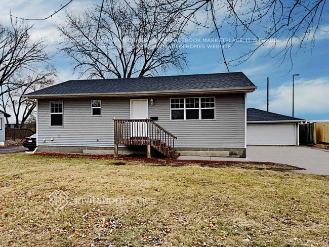 Building Photo - 5644 Maryland Ave N