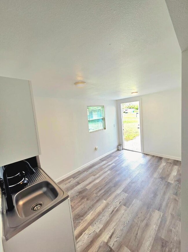 Photo - 2289 Dallas St