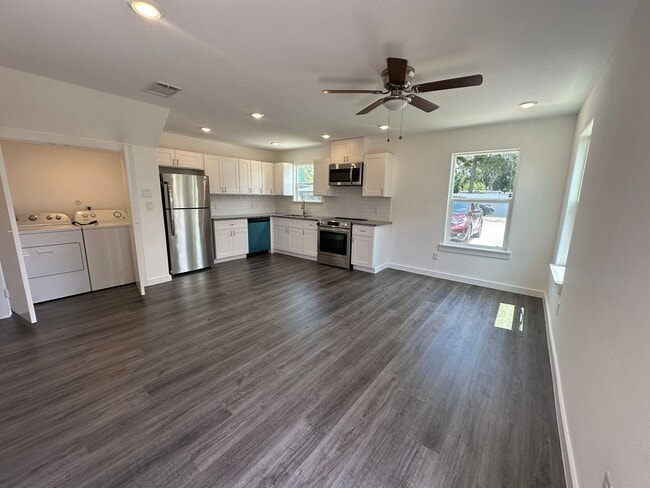 Photo - For Lease | 3 Bed, 2 Bath | 1,150 Sq Ft | ...