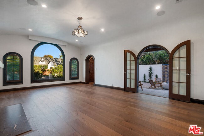 Photo - 4265 Denny Ave