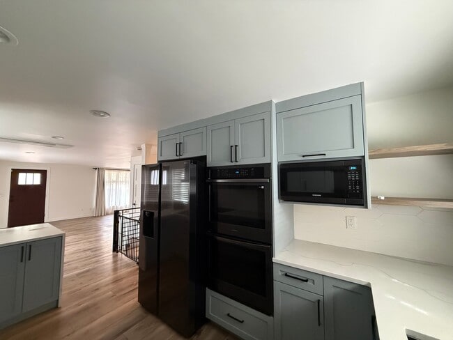 1209 NE 135th St