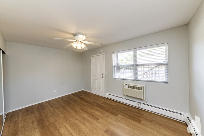 Photo - 4540 N Dover St Condo Unit 2c