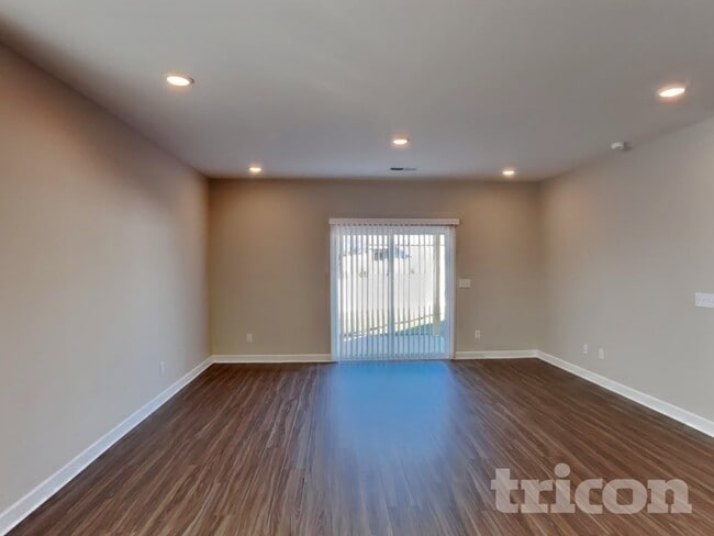 Photo - 819 Averitt Ln