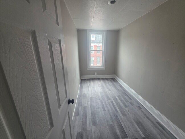 429 W Princess St