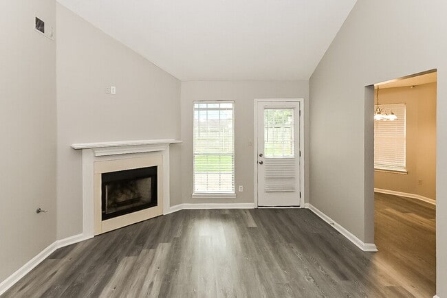 Photo - 7425 Black Oak Dr