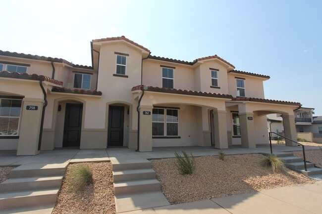 Building Photo - 762 W Sunfire Ln