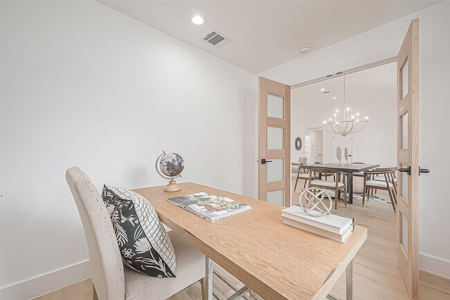 Photo - 6254 Locke Ln