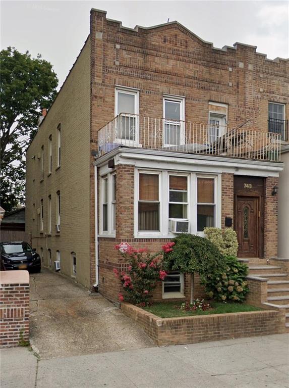 Photo - 743 E 2nd St Unit 2