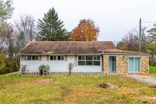 Photo - 4520 Nicholas Rd NW