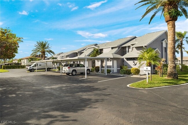 Building Photo - 4620 SE 5th Pl Unit 106