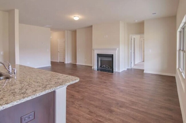 Photo - 6130 Mahogany Ter