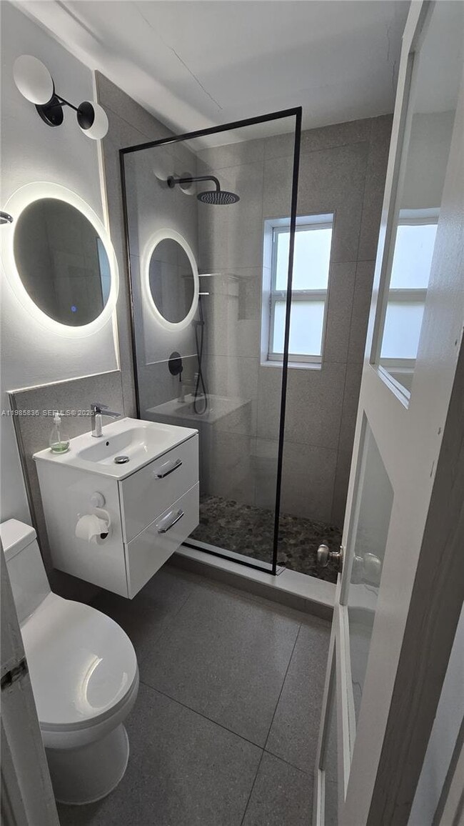 Photo - 10070 E Bay Harbor Dr Unit 70D