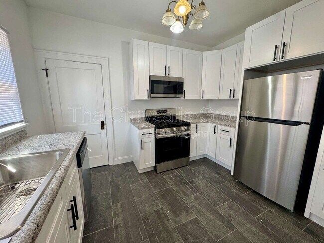 Photo - 224 W Campbell St