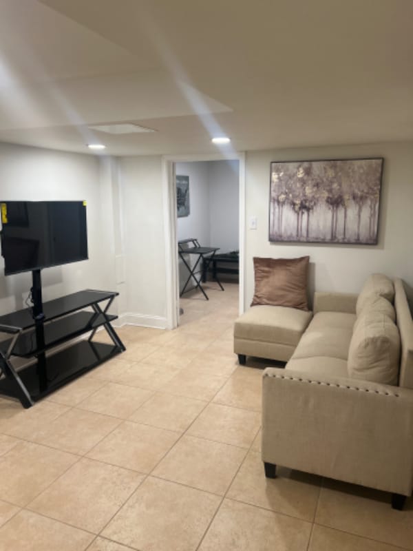 Photo - 4801 Oliver St