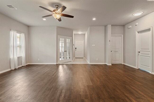 Photo - 18682 Legend Oaks Dr